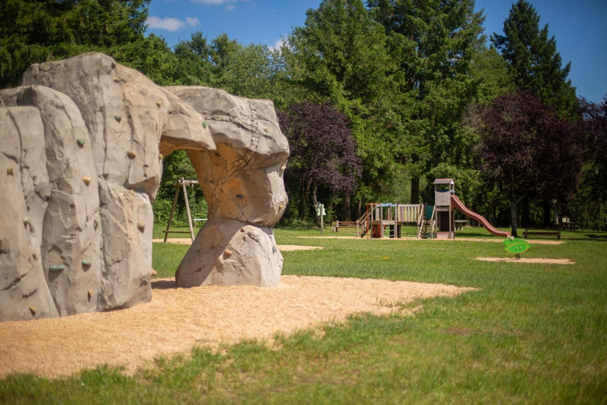 Camping De Ladignac Le Long Bel Air Exteriér fotografie