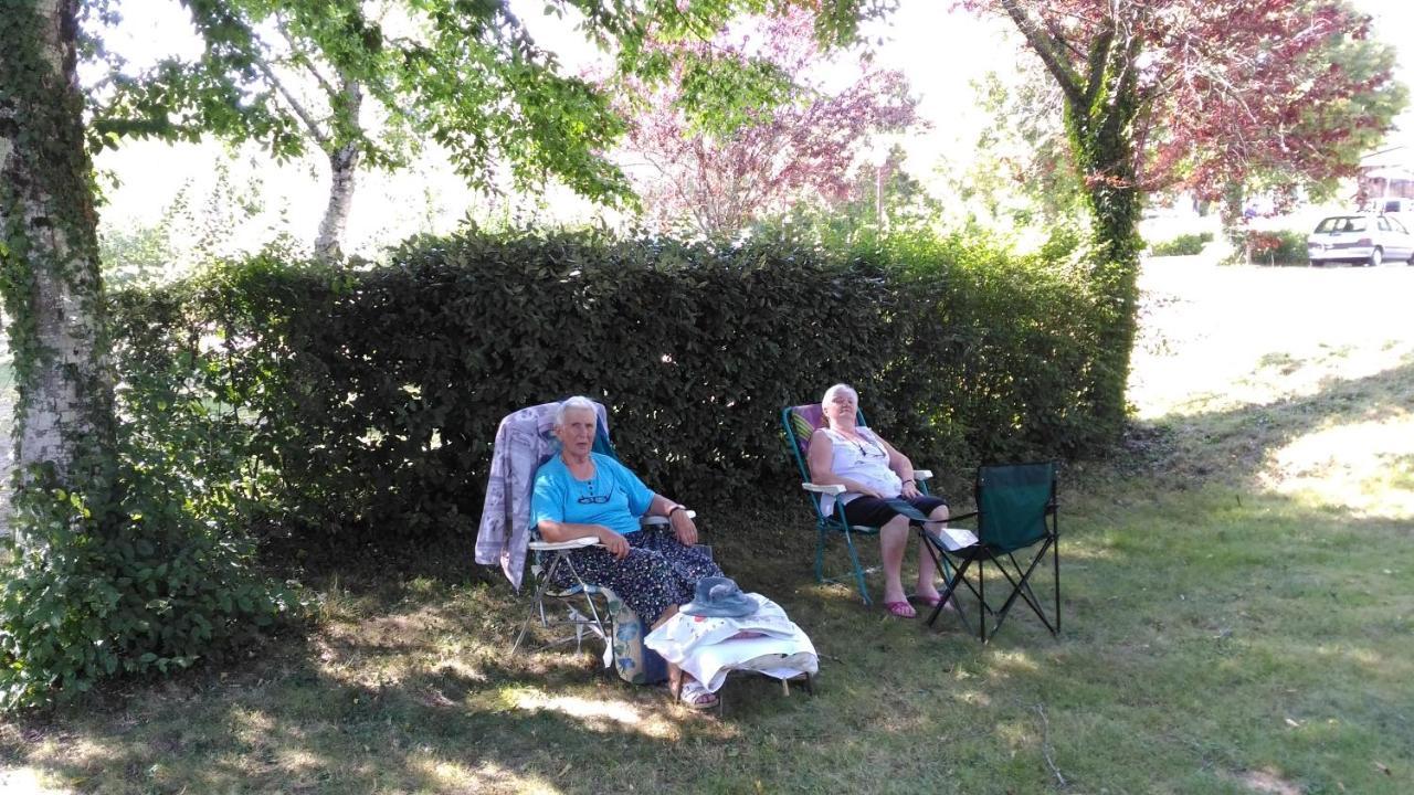 Camping De Ladignac Le Long Bel Air Exteriér fotografie