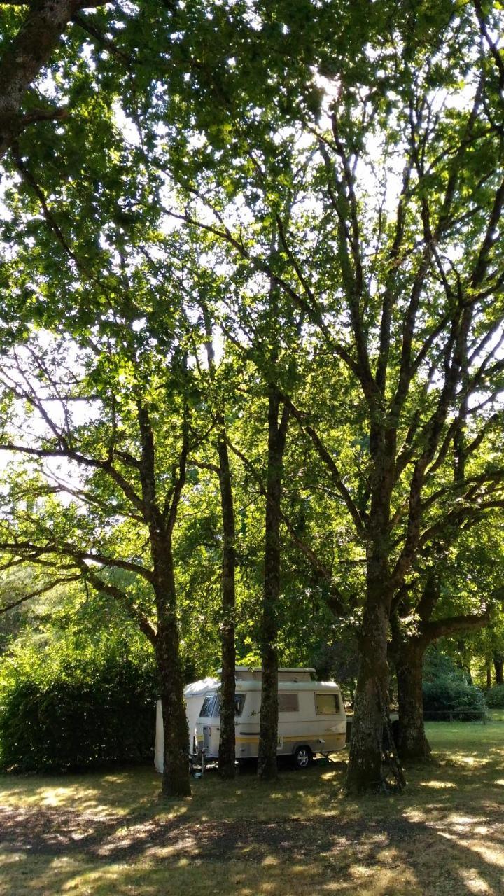 Camping De Ladignac Le Long Bel Air Exteriér fotografie