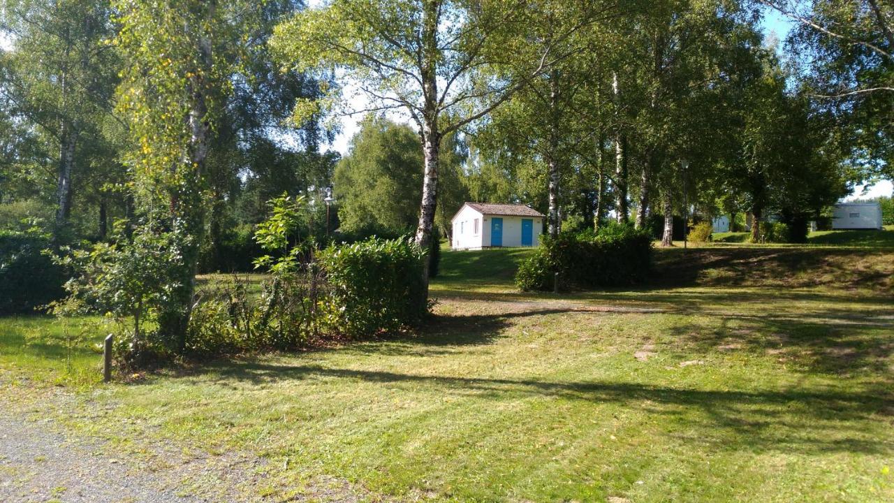 Camping De Ladignac Le Long Bel Air Exteriér fotografie