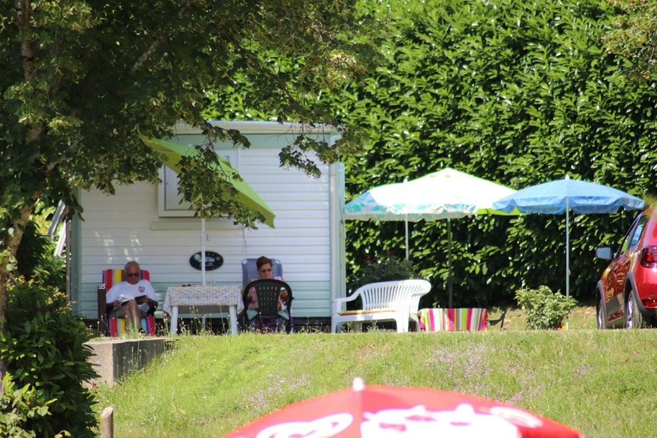 Camping De Ladignac Le Long Bel Air Exteriér fotografie