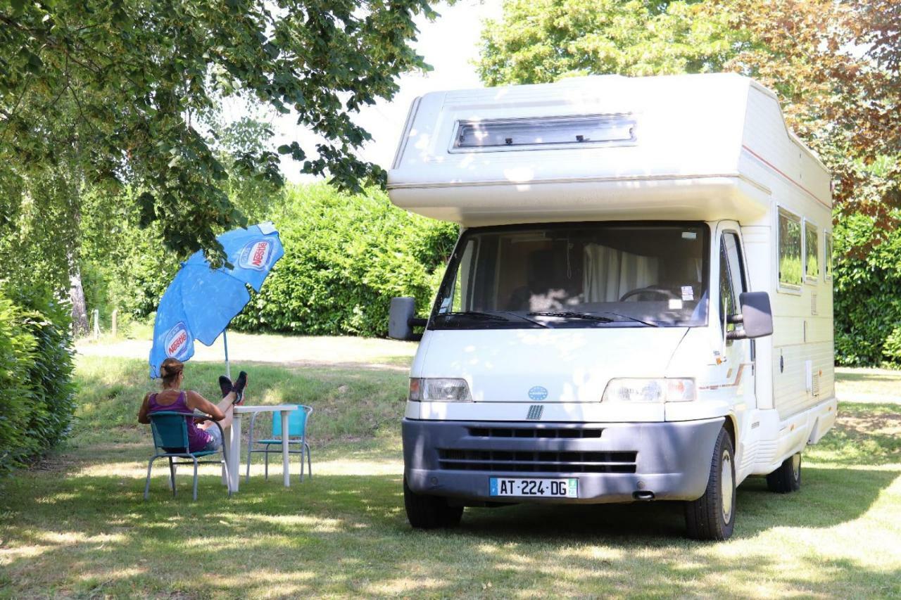 Camping De Ladignac Le Long Bel Air Exteriér fotografie