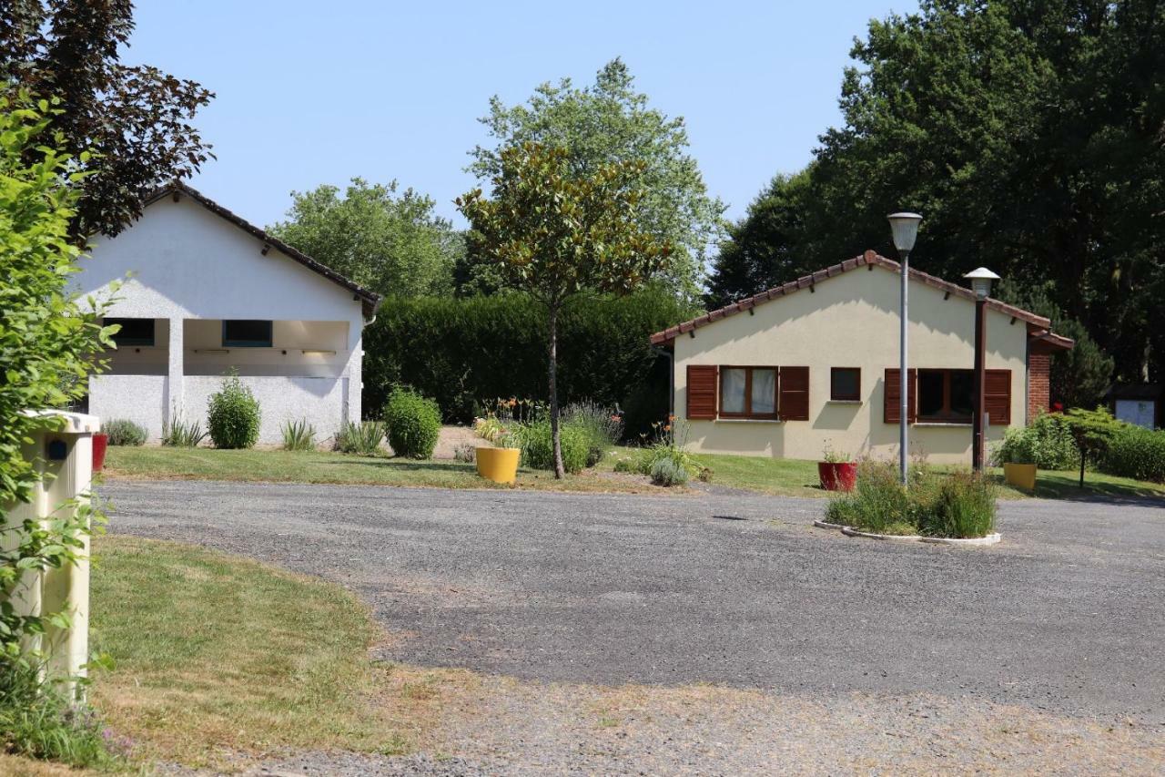 Camping De Ladignac Le Long Bel Air Exteriér fotografie