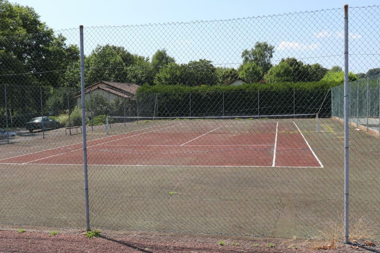Camping De Ladignac Le Long Bel Air Exteriér fotografie